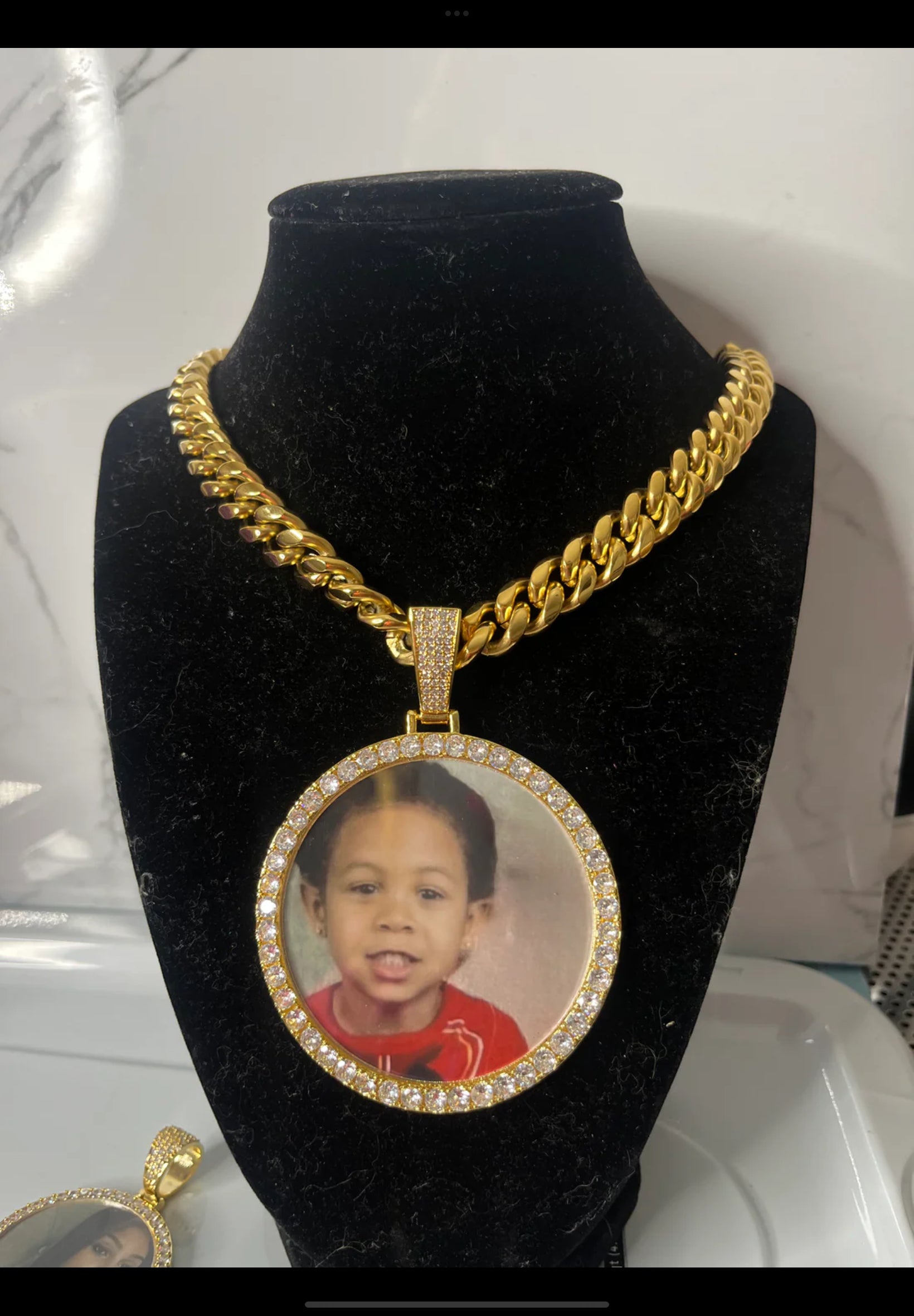 XXL circle photo pendant – Raising Saria LLC